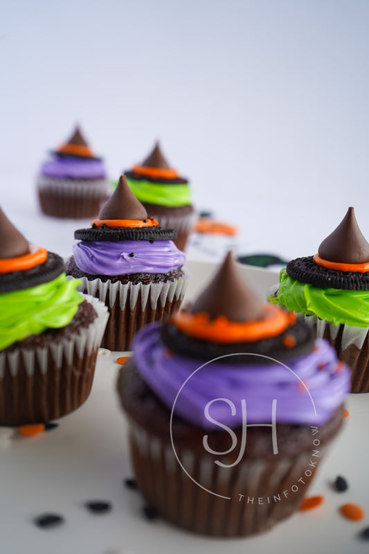 Mystical Witch Hat Delight Cupcakes - set 1 of 3