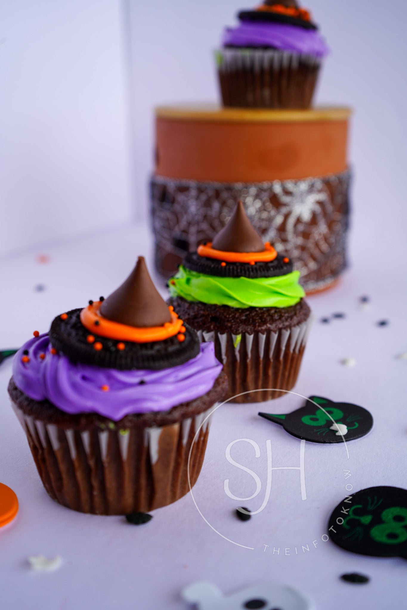 Mystical Witch Hat Delight Cupcakes - set 1 of 3