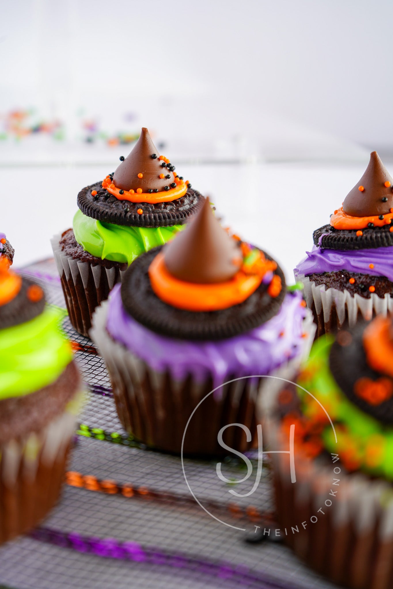 Mystical Witch Hat Delight Cupcakes - set 3 of 3