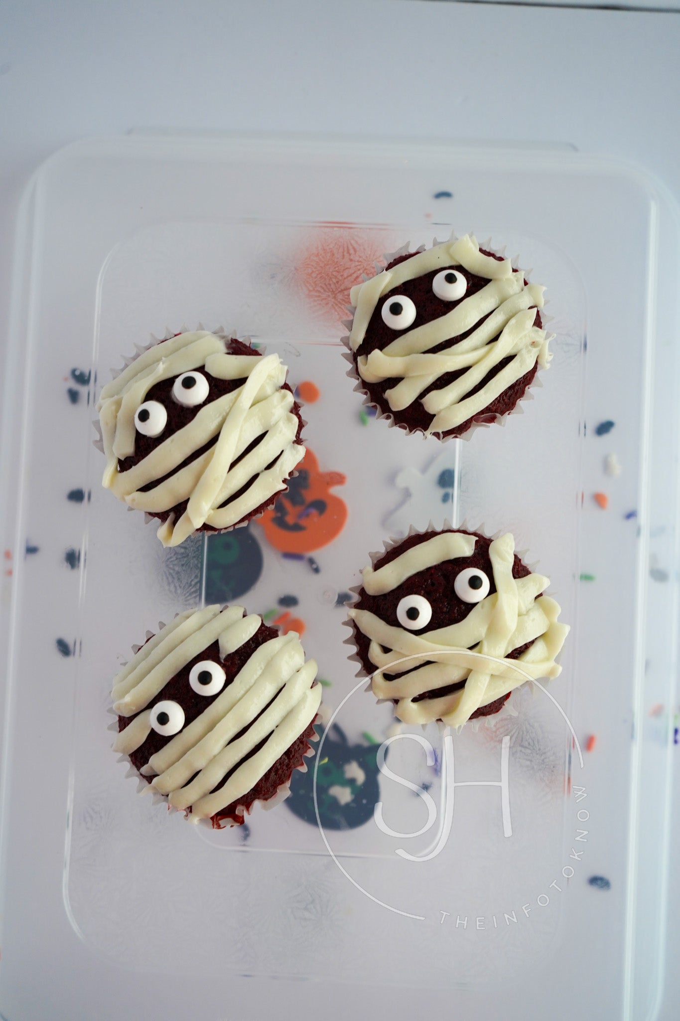 Spooky Mummy Delight Cupcakes - set 3 of 5